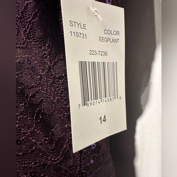 Elegant Size 14 Lace Overlay Dress - Picture 3 of 7